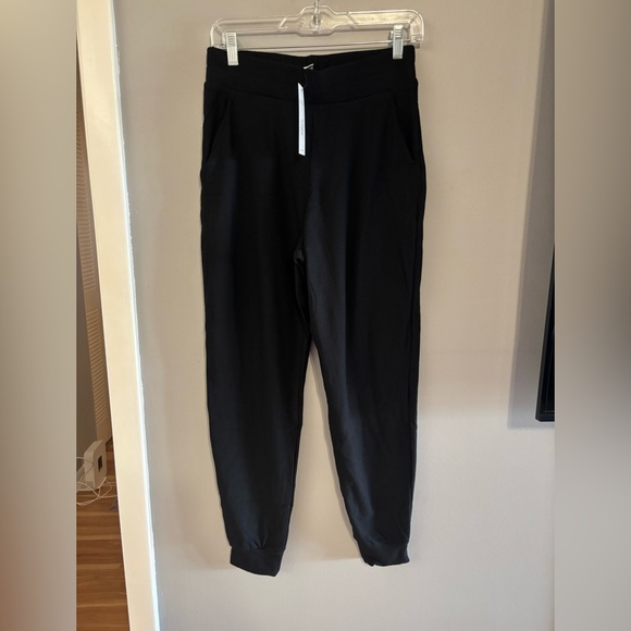 Amour Vert Skylar Luxe Fleece Jogger in Black Size Medium NWT - Picture 6 of 7